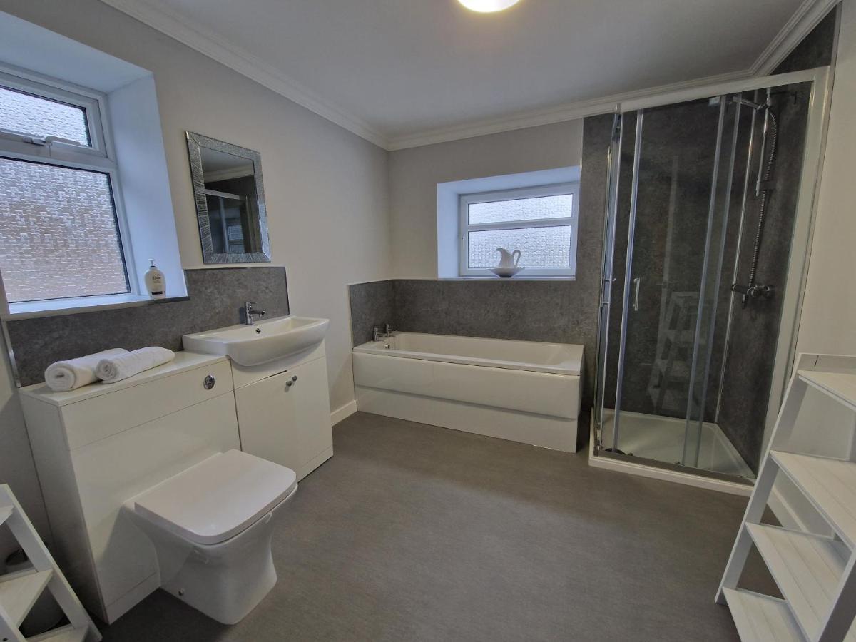 Lewis Gethin House, Newly Renovated Cottage Sleeps 9, Close To Bike Park Wales Merthyr Tydfil Ngoại thất bức ảnh